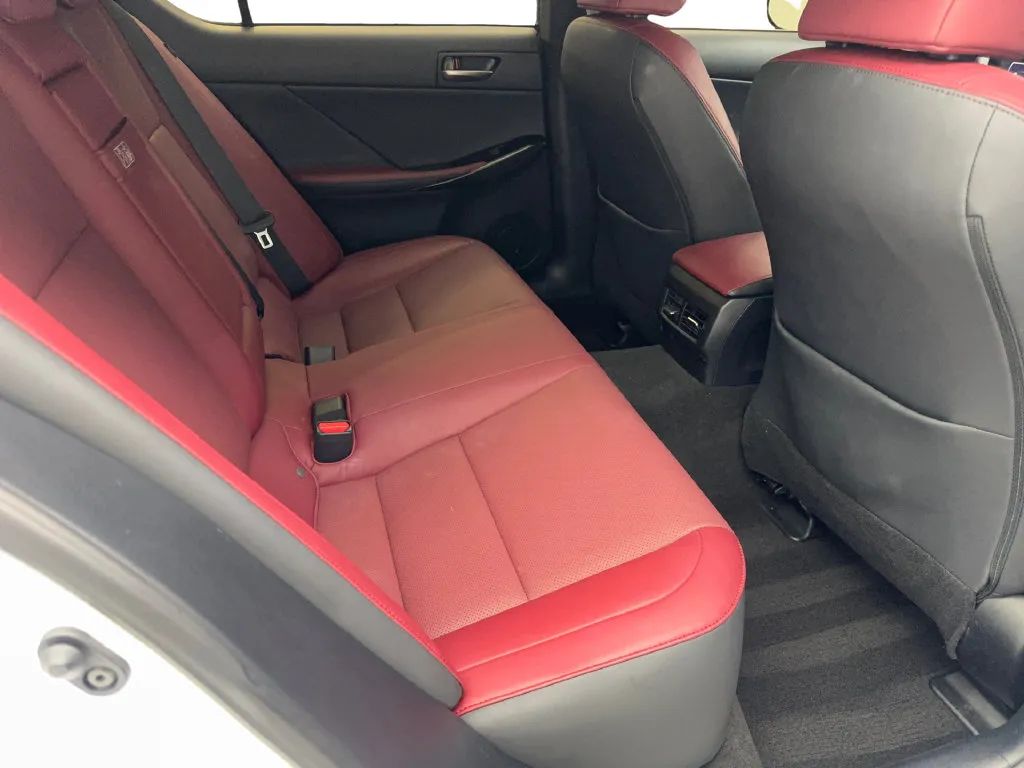 Lexus IS photo 41