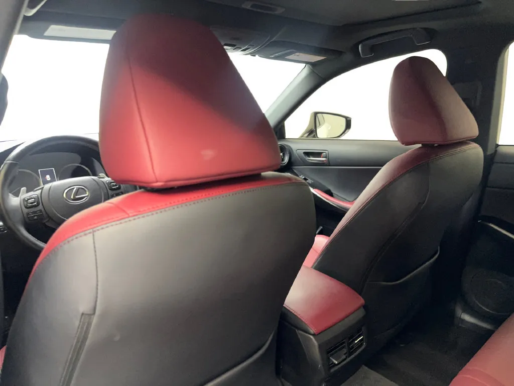 Lexus IS photo 37