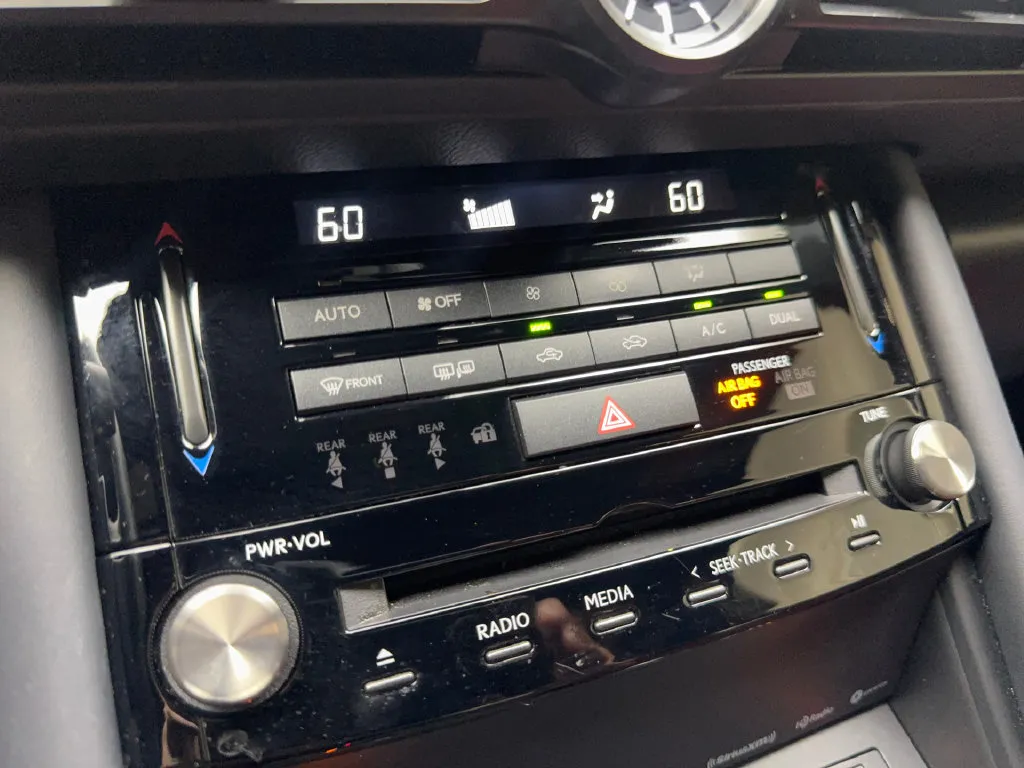 Lexus IS photo 68