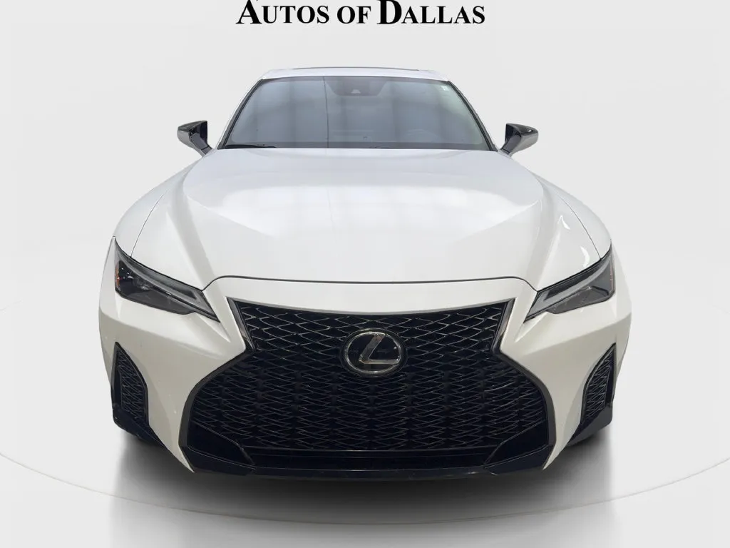 Lexus IS photo 4