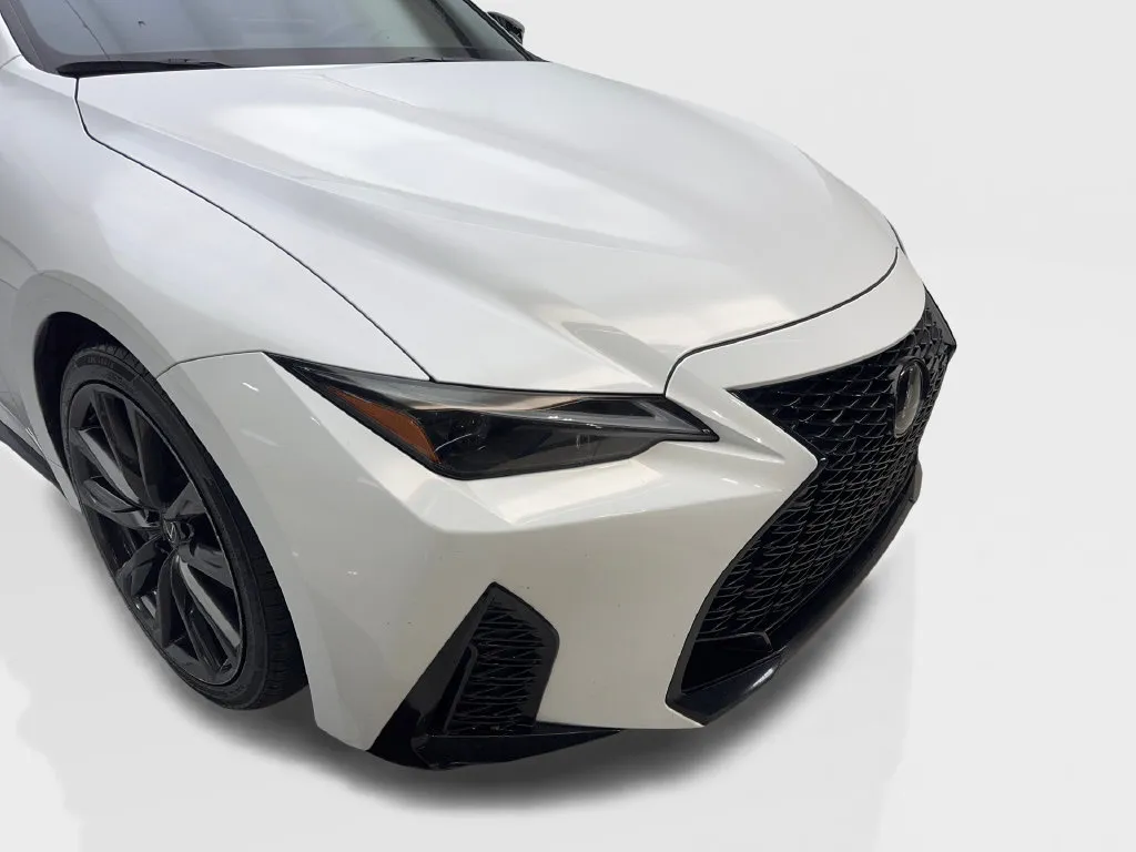 Lexus IS photo 19