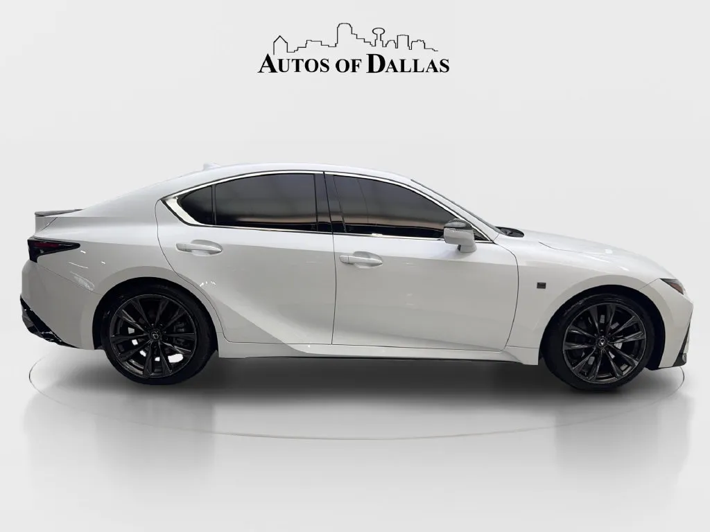 Lexus IS photo 11