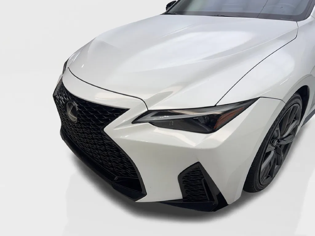 Lexus IS photo 18