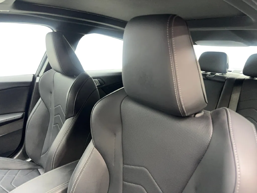 BMW 2 Series photo 30