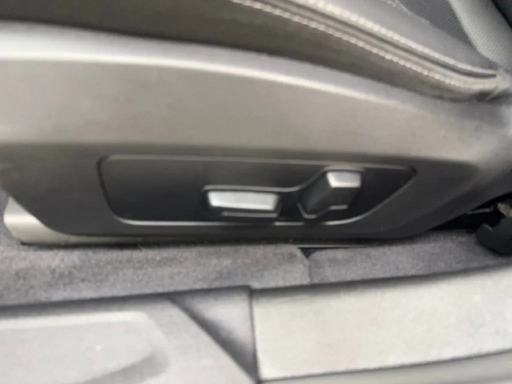 BMW 2 Series photo 33