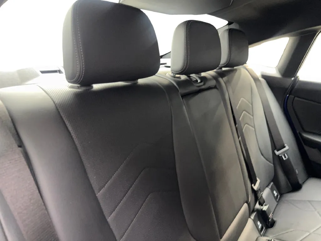 BMW 2 Series photo 43