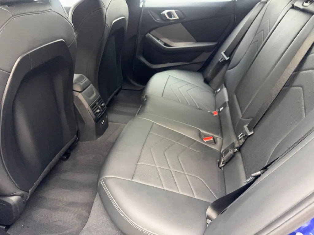 BMW 2 Series photo 36