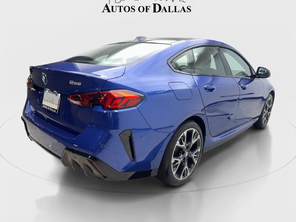 BMW 2 Series photo 7