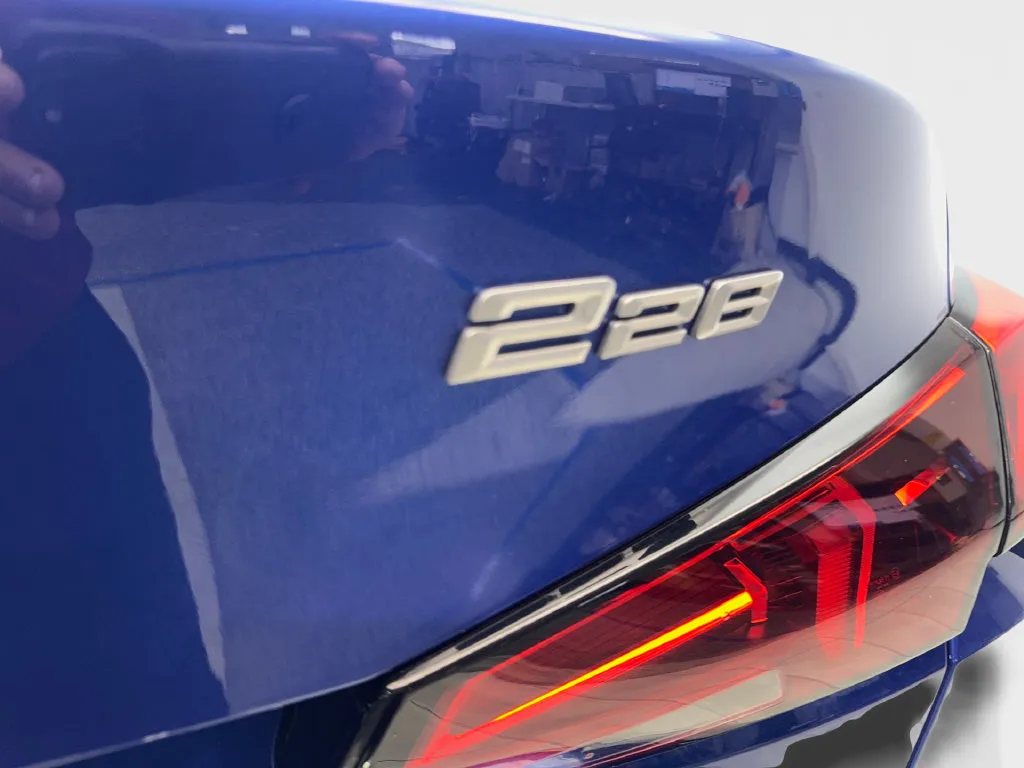 BMW 2 Series photo 26