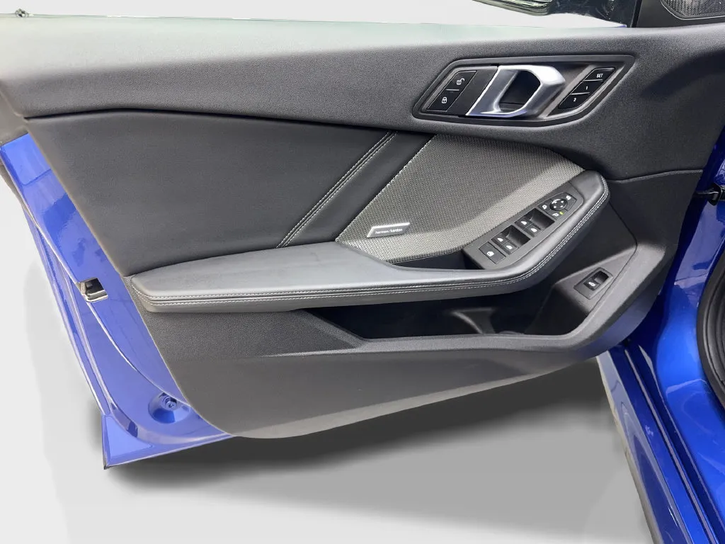 BMW 2 Series photo 34
