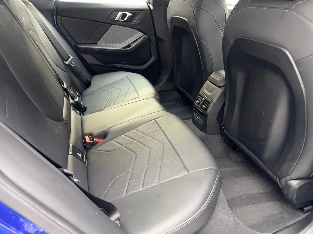 BMW 2 Series photo 42