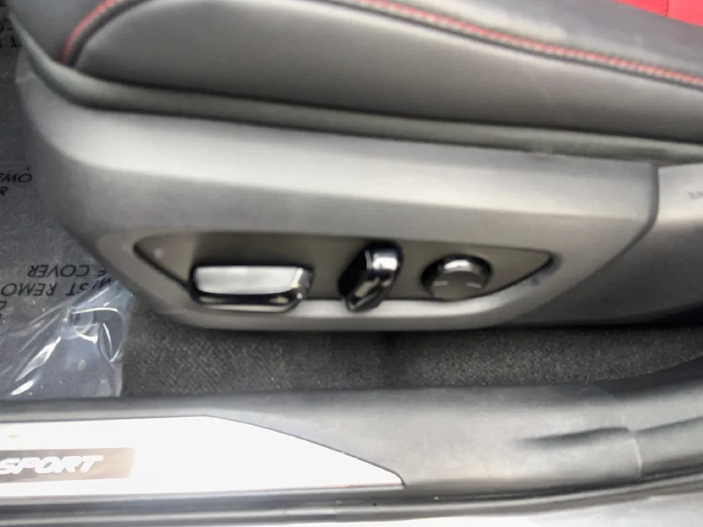 Lexus NX photo 32
