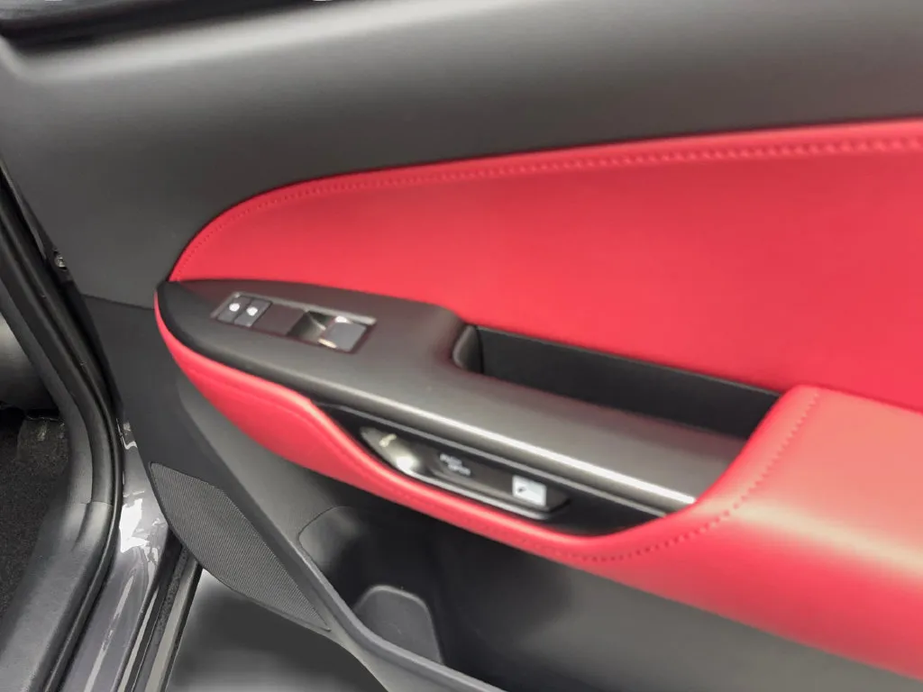 Lexus NX photo 45