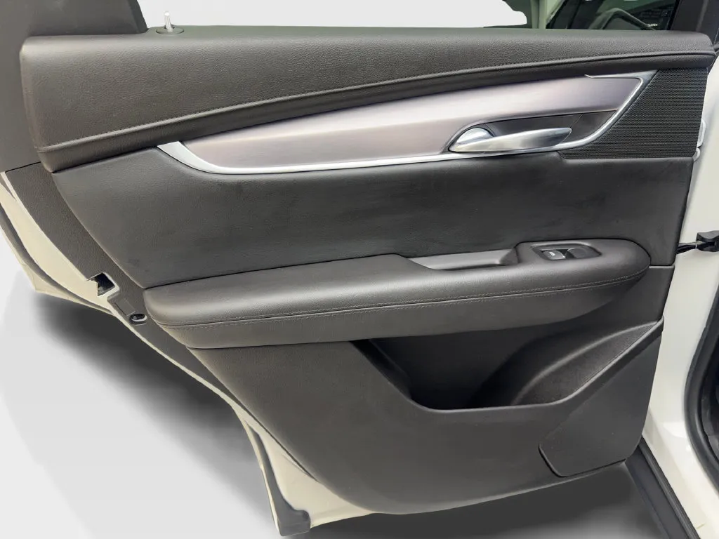 Cadillac XT5 photo 40