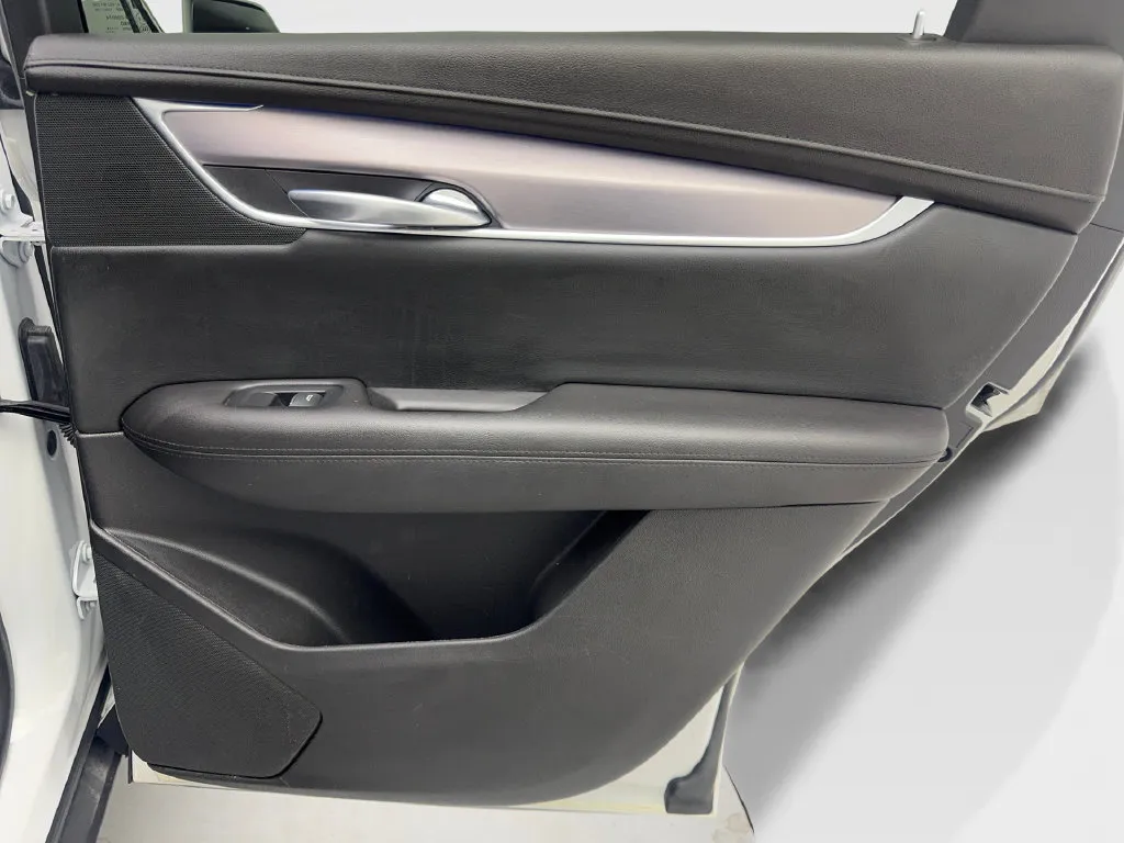 Cadillac XT5 photo 45