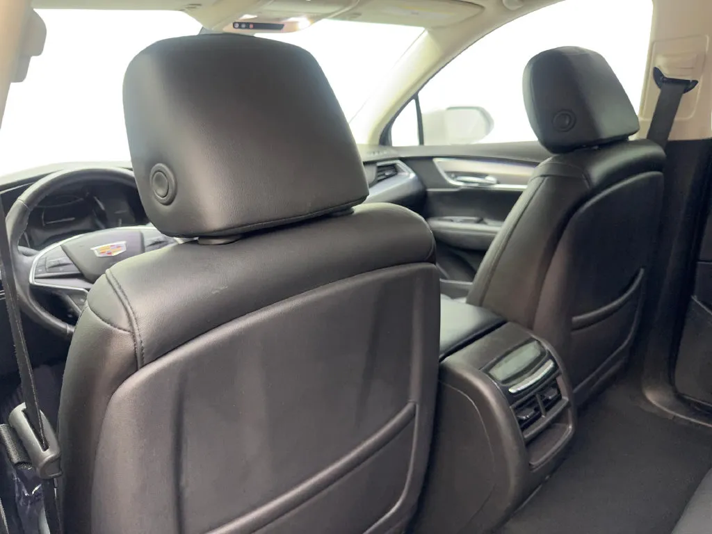 Cadillac XT5 photo 39