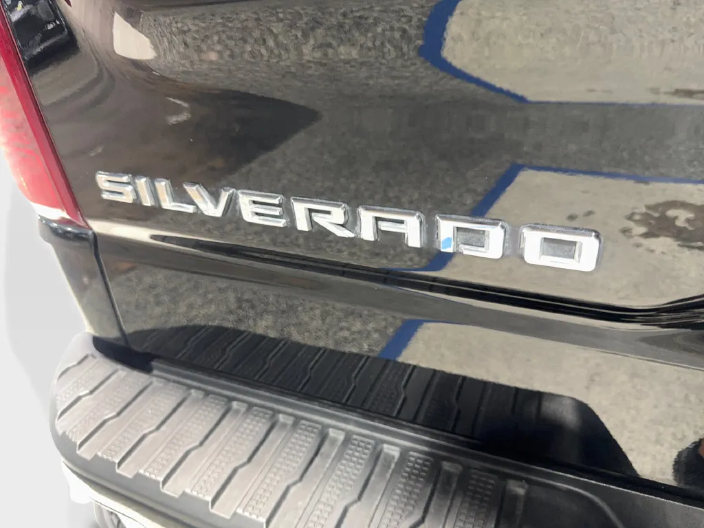 Chevrolet Silverado photo 25