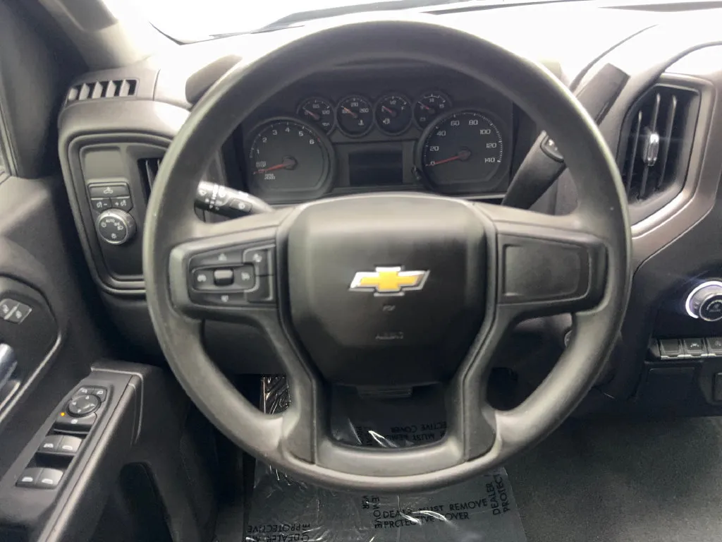 Chevrolet Silverado photo 59