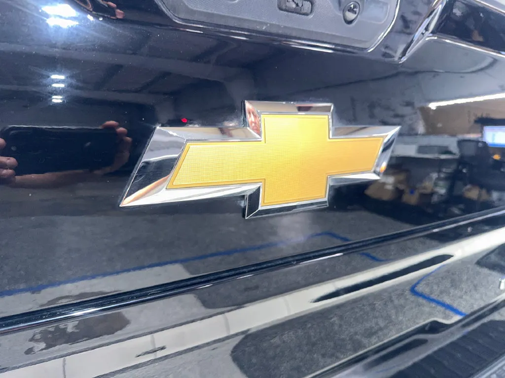 Chevrolet Silverado photo 23