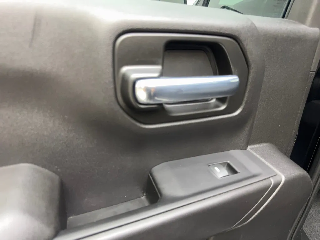 Chevrolet Silverado photo 41