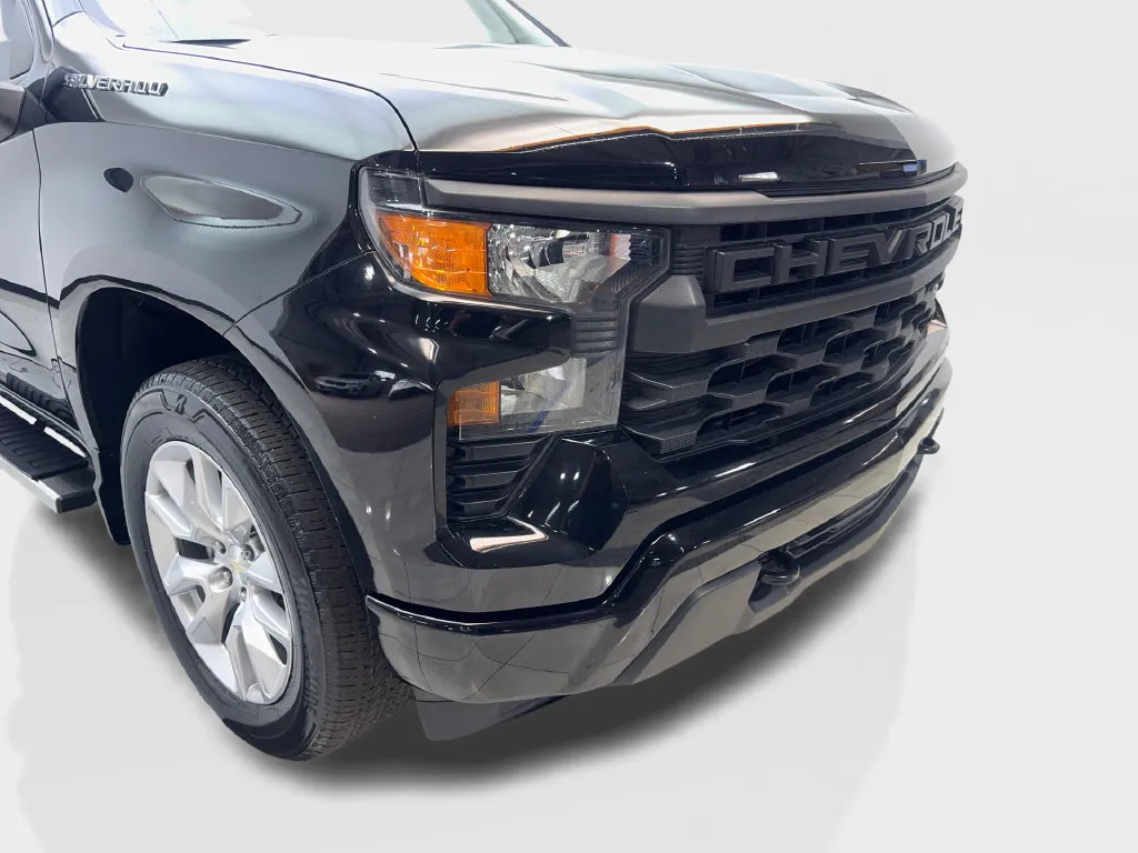 Chevrolet Silverado photo 19