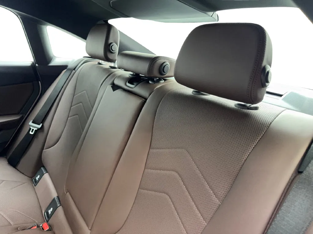 BMW 2 Series photo 36