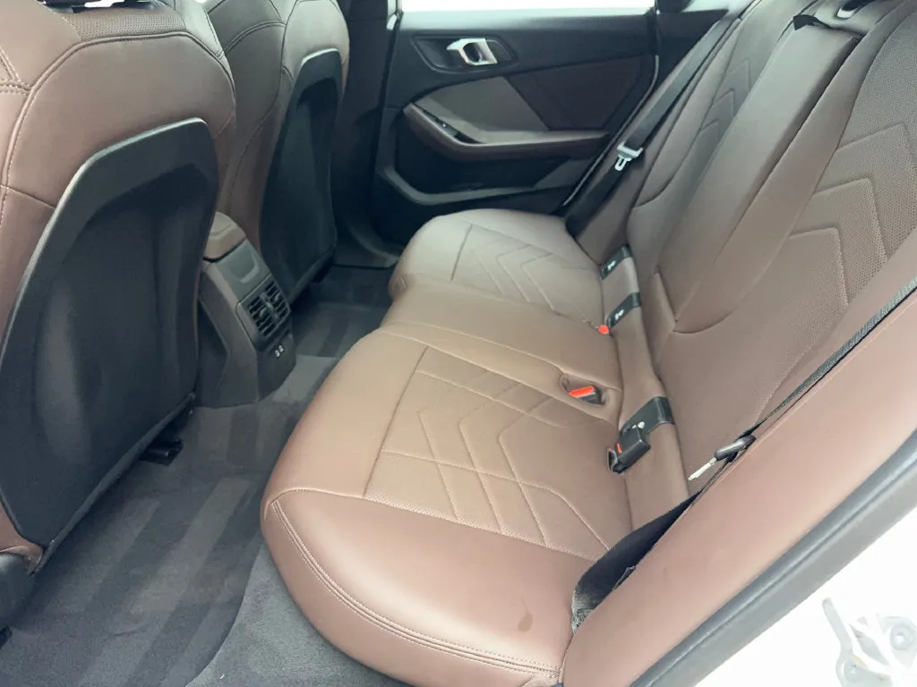 BMW 2 Series photo 35
