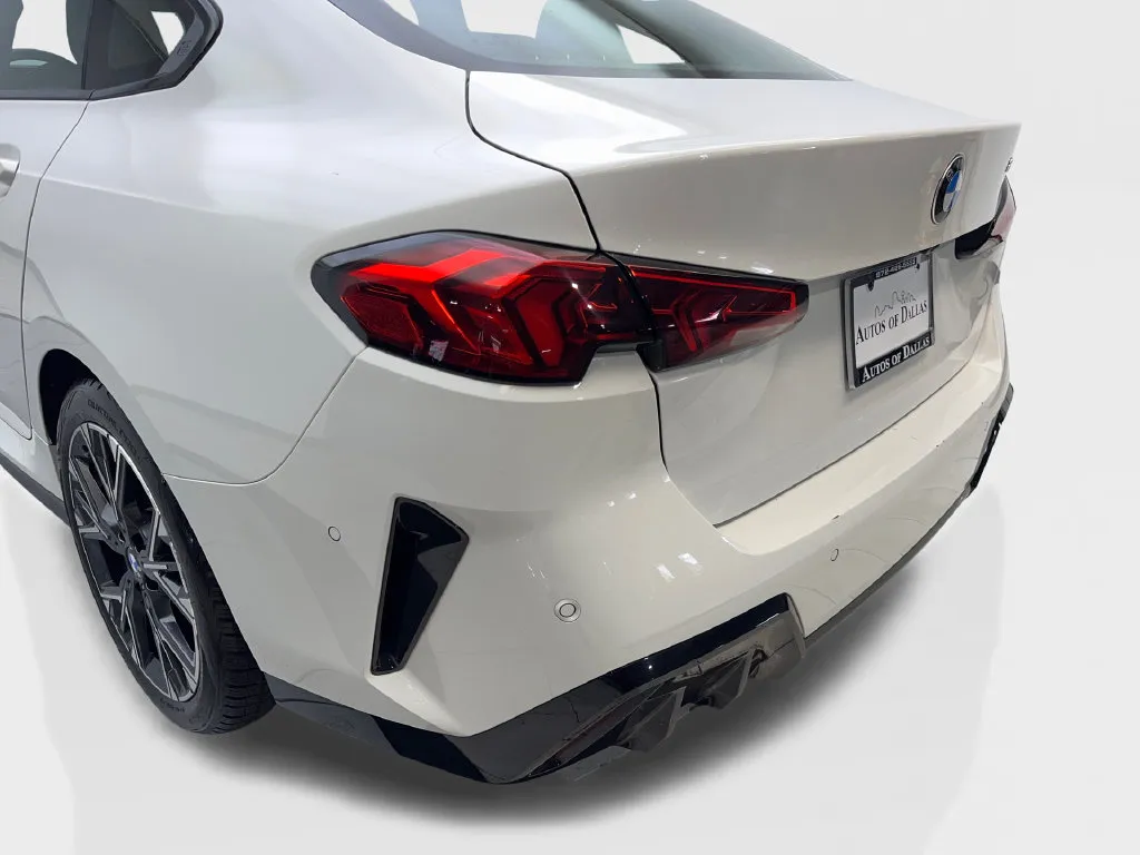 BMW 2 Series photo 19