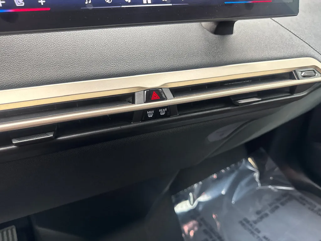 BMW iX photo 68