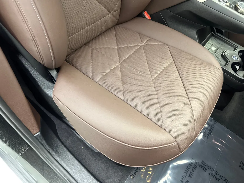 BMW iX photo 48