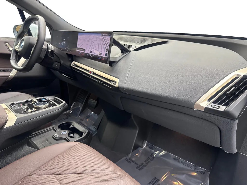 BMW iX photo 53
