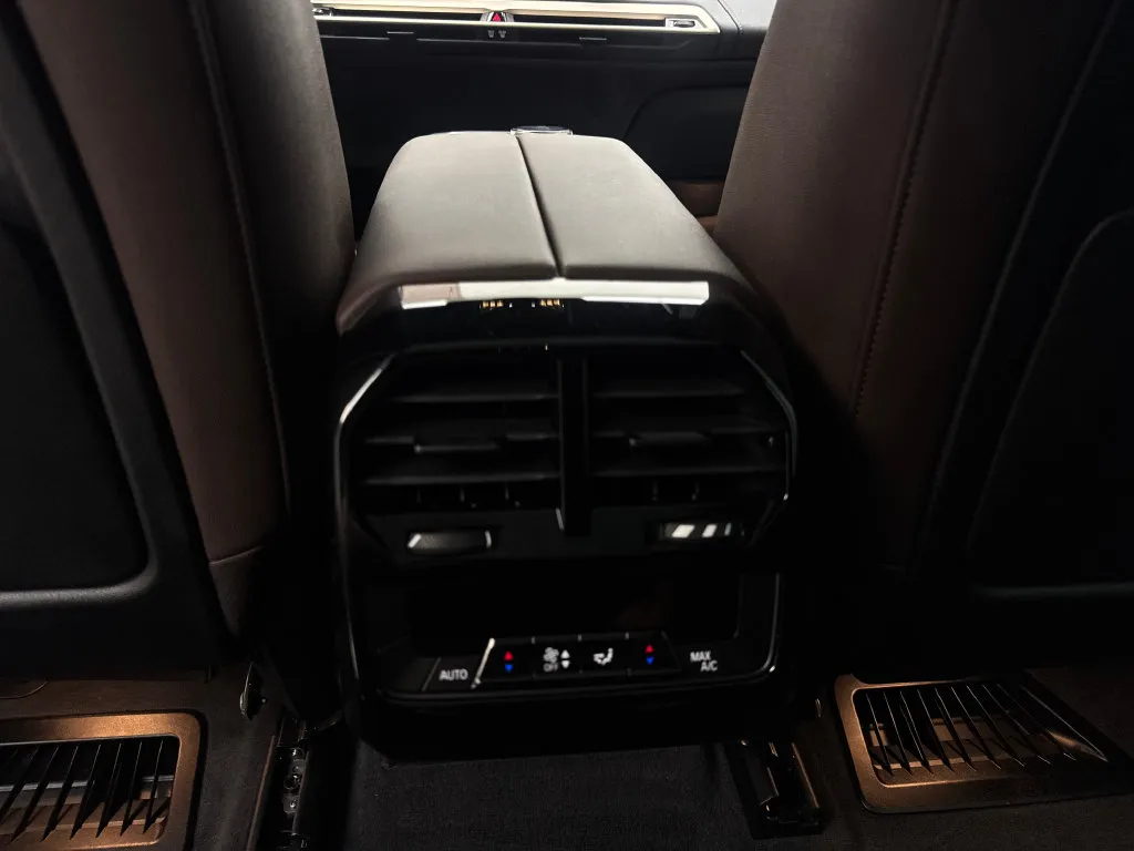 BMW iX photo 72