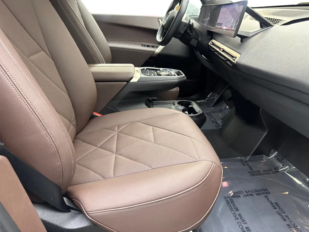 BMW iX photo 46
