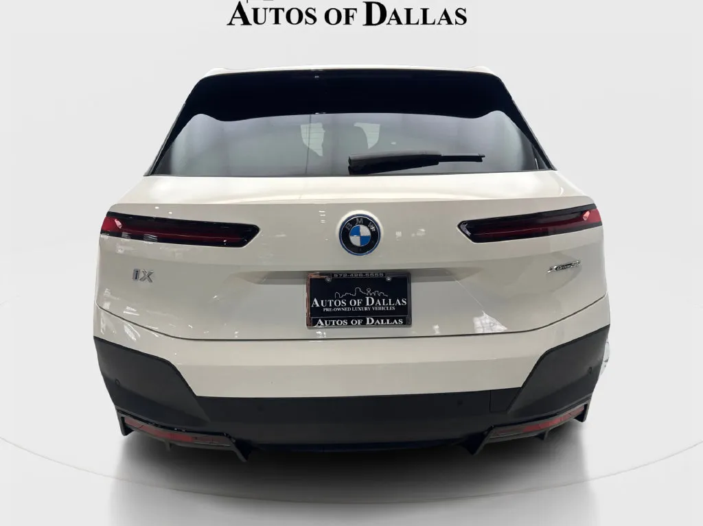 BMW iX photo 8