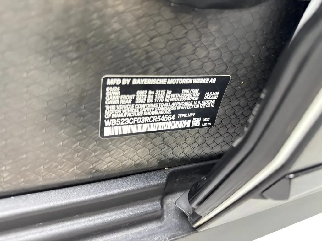 BMW iX photo 91