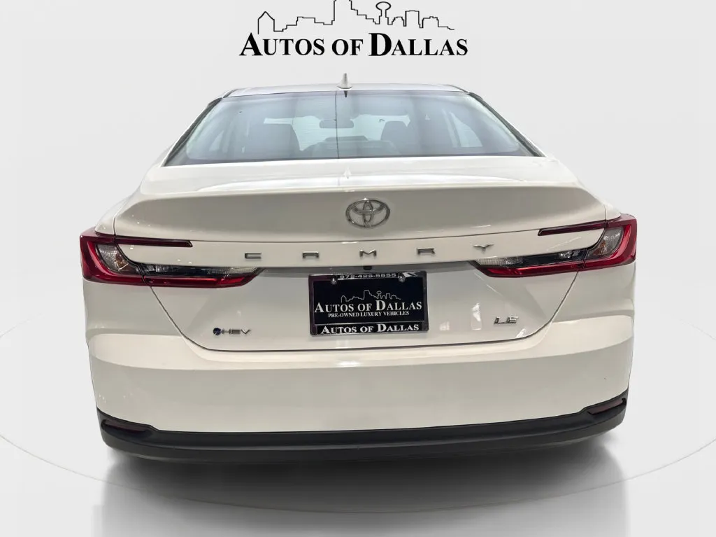 Toyota Camry photo 8