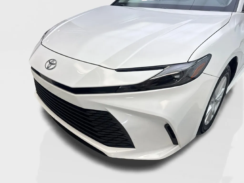 Toyota Camry photo 18