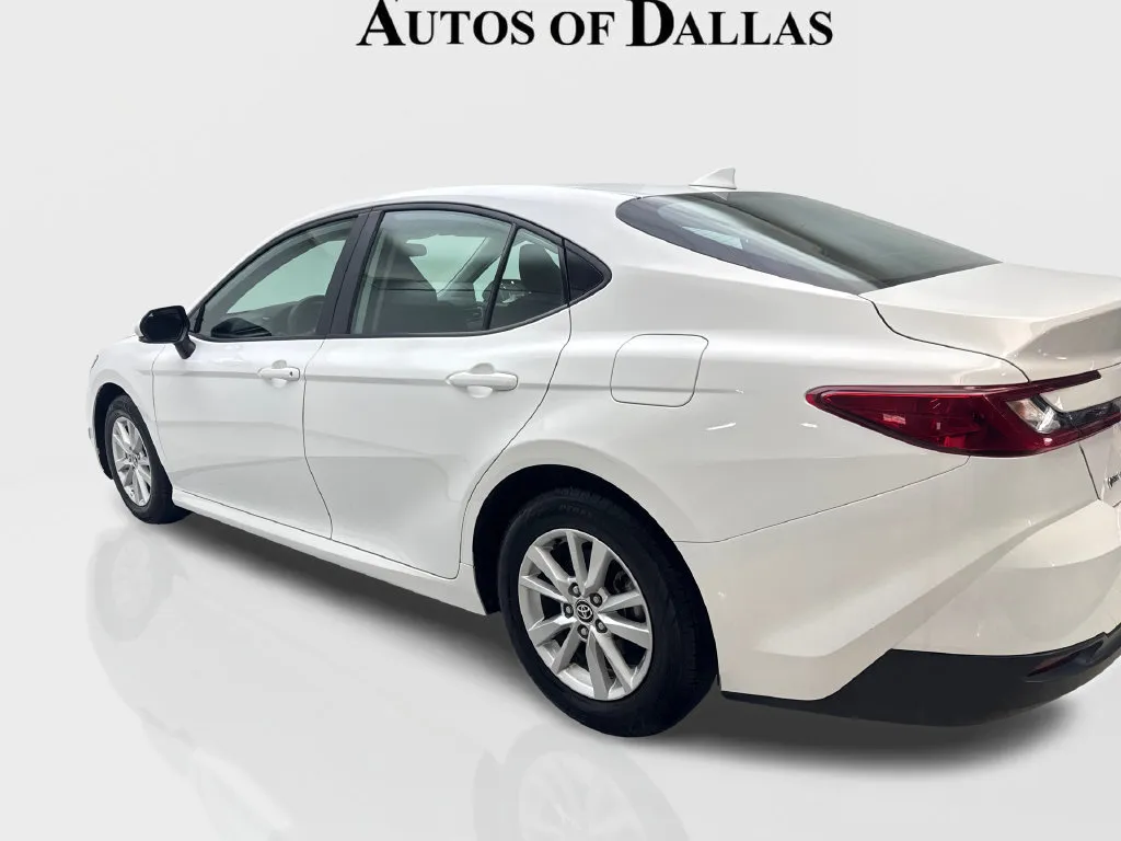 Toyota Camry photo 16