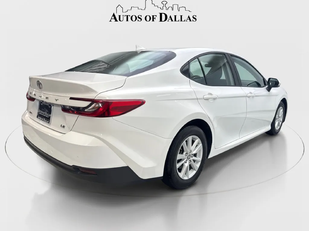 Toyota Camry photo 7