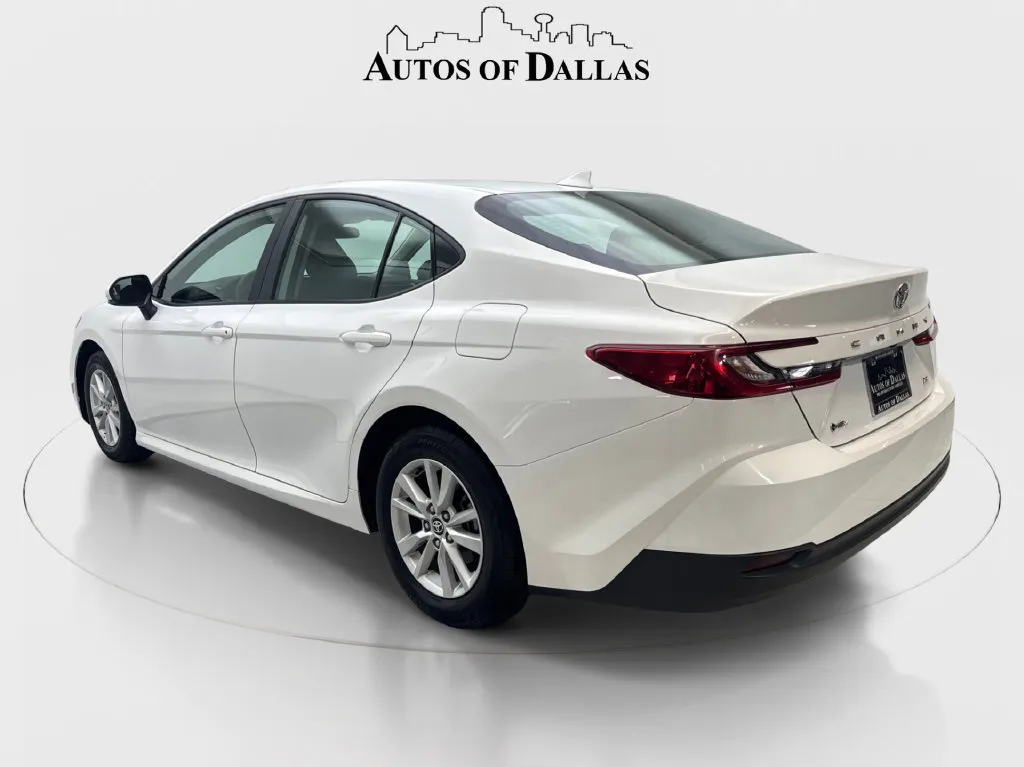 Toyota Camry photo 10