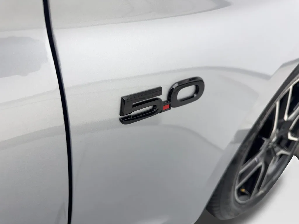 Ford Mustang photo 26
