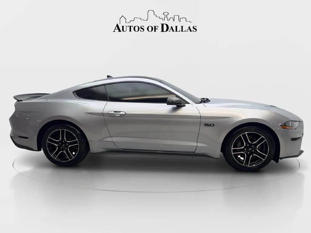 Ford Mustang photo 11