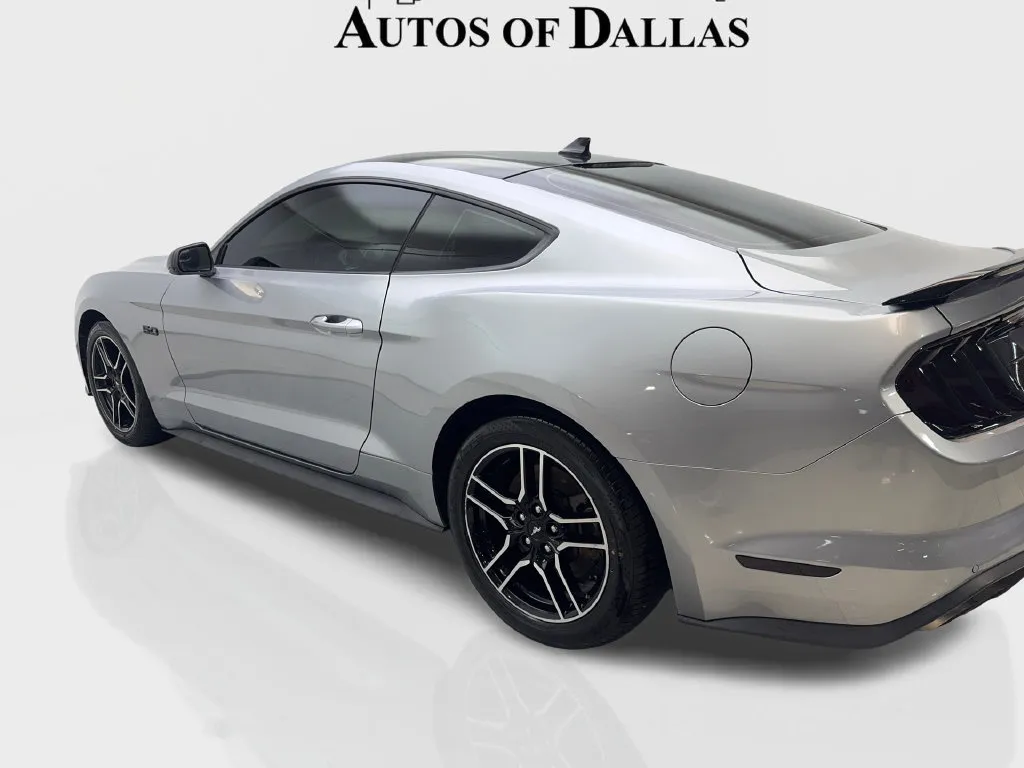 Ford Mustang photo 16
