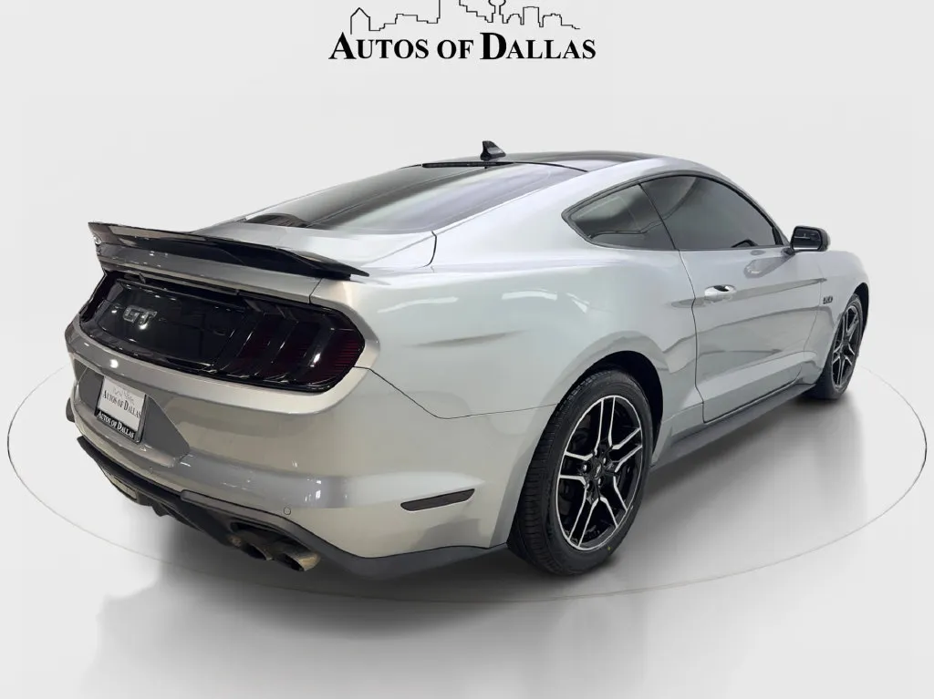 Ford Mustang photo 7