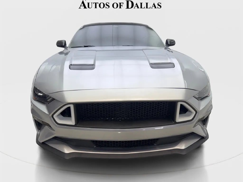 Ford Mustang photo 4