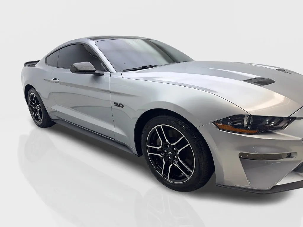 Ford Mustang photo 14