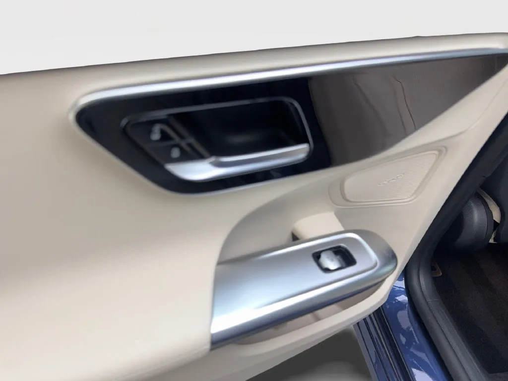 Mercedes-Benz C-Class photo 37