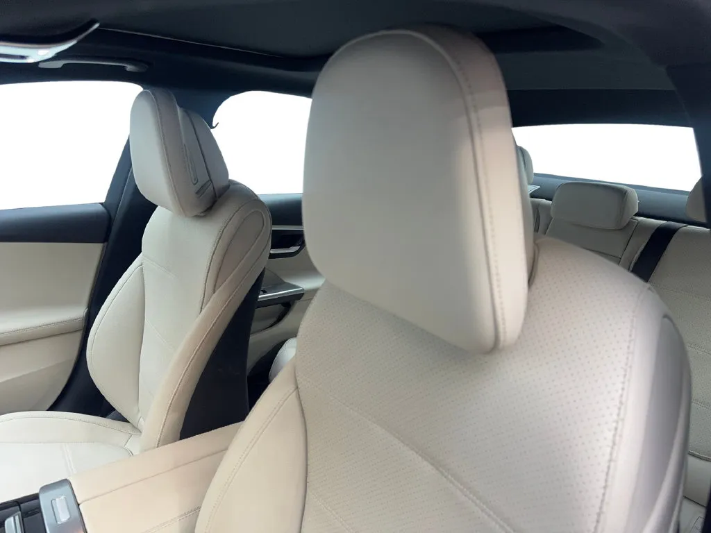 Mercedes-Benz C-Class photo 28