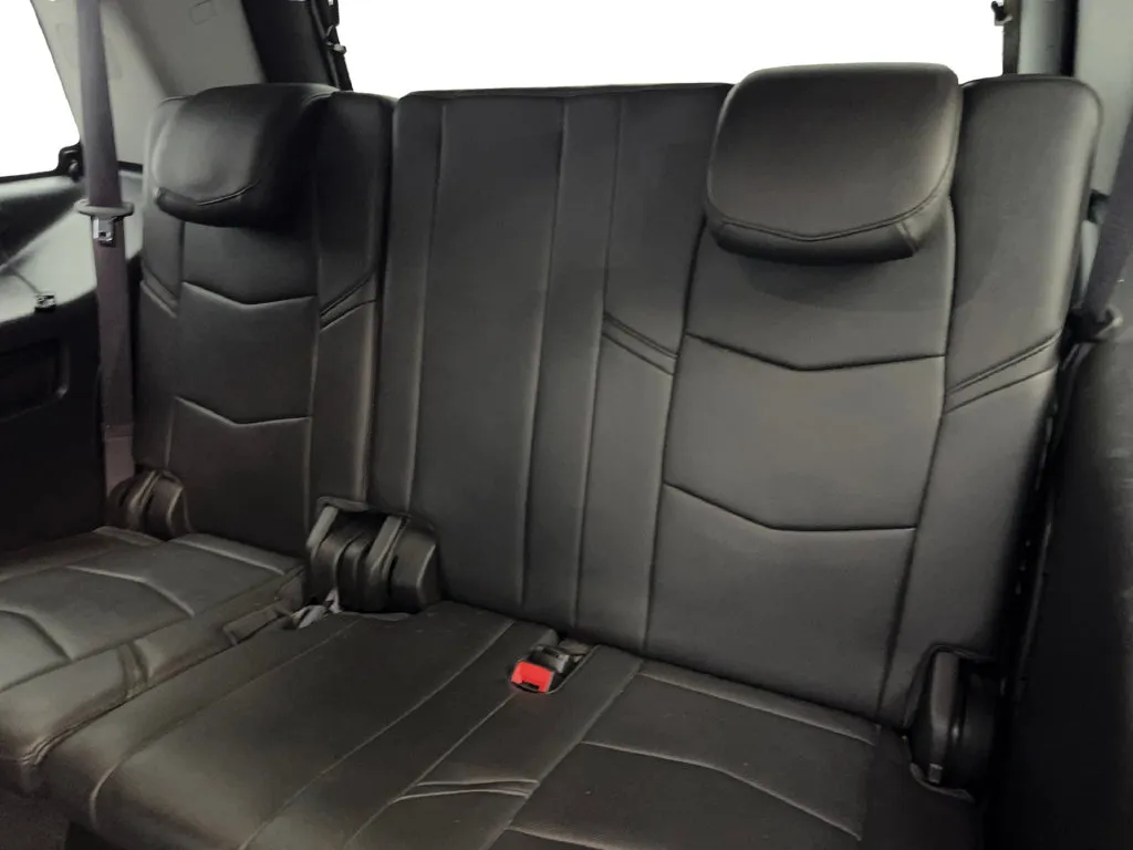 Cadillac Escalade photo 39