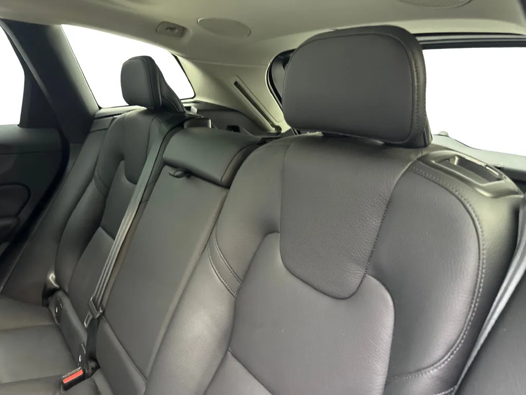 Volvo XC60 photo 36